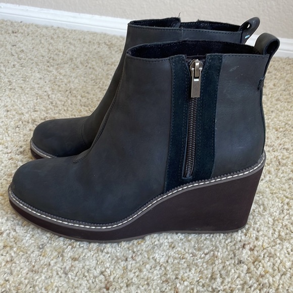 Toms Shoes - Toms Wedge Zip Up Booties